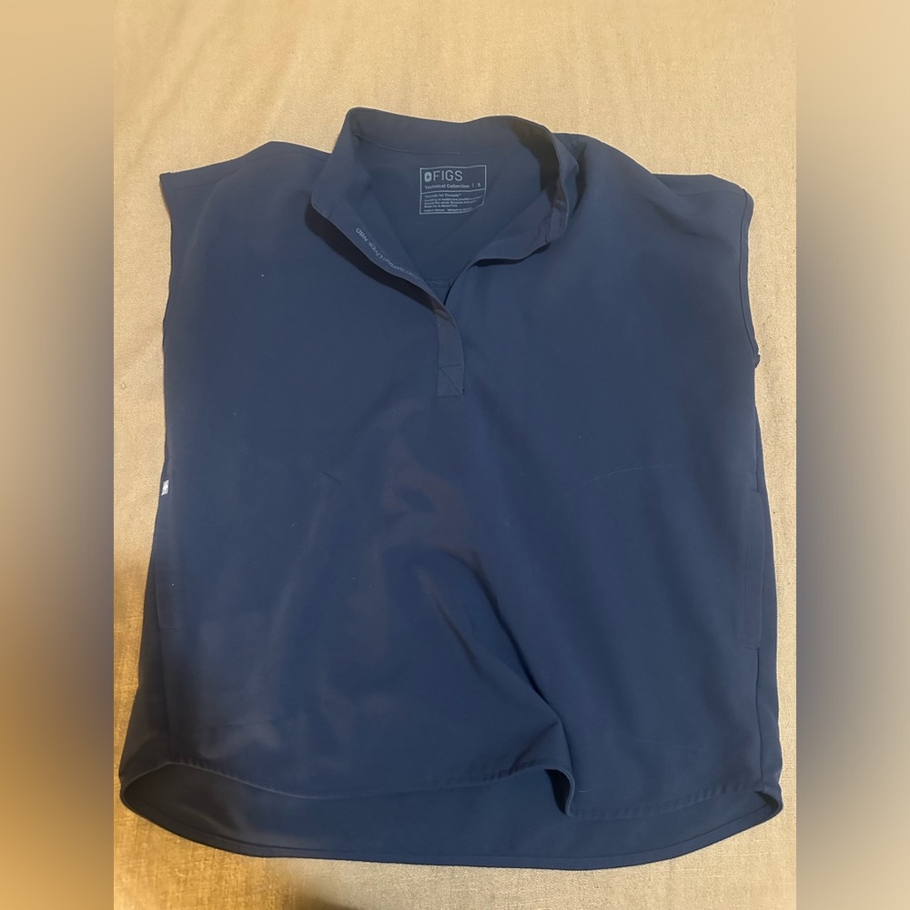 New - Grey/Blue Rafaela Scrub Top - Figs size S